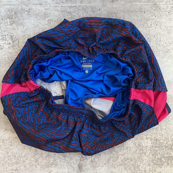 Nike Dri Fit Athletic Elastic Waist Shorts With Built In Briefs - Picture 5 of 5